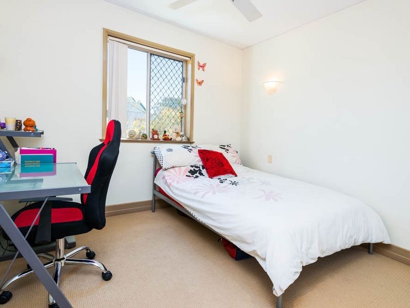 23/76 Chichester Drive, Arundel QLD 4214
