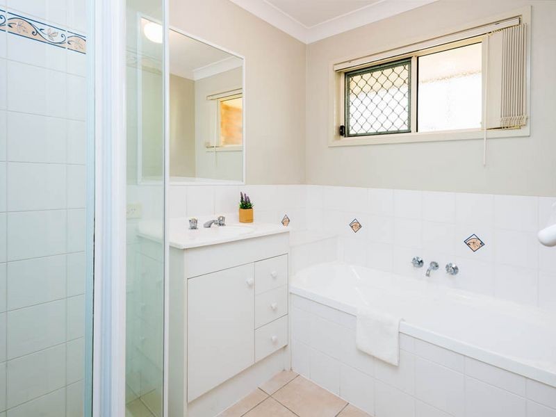 8 Buddy Holly Close, Parkwood QLD 4214