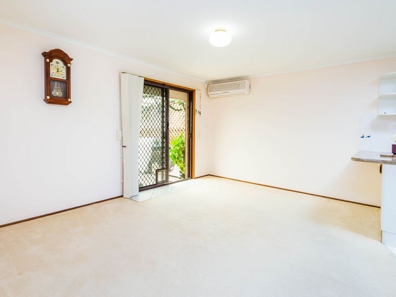 2/92 Kangaroo Avenue, Coombabah QLD 4216