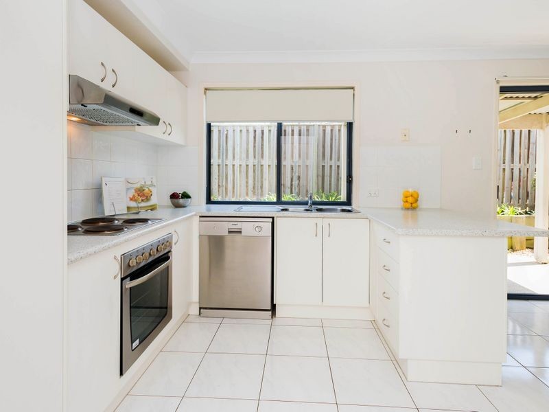 1/26 Witheren Circuit, Pacific Pines QLD 4211