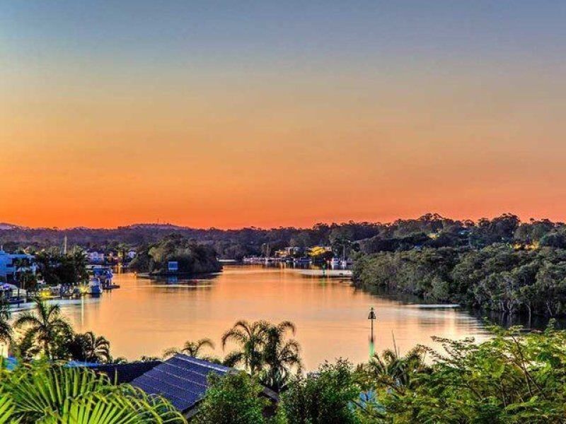 7008 RIVERVIEW CRESCENT, Sanctuary Cove QLD 4212