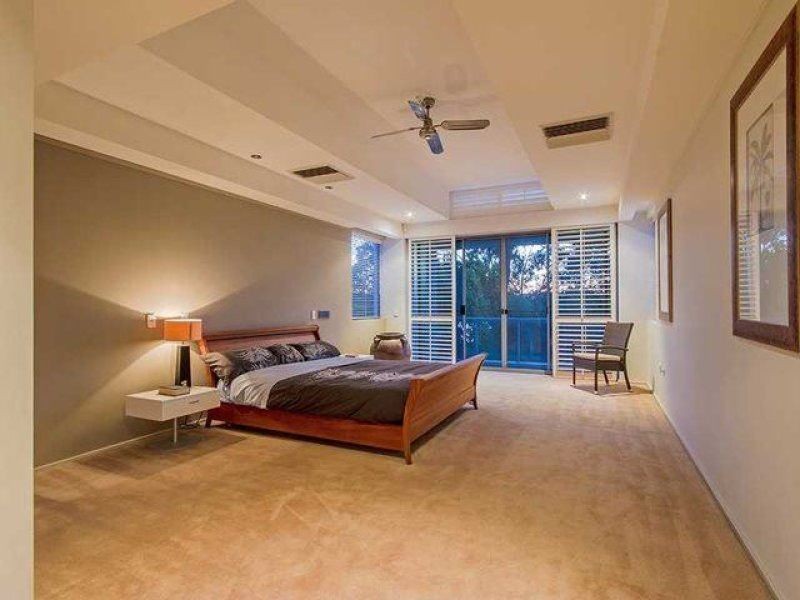 7008 RIVERVIEW CRESCENT, Sanctuary Cove QLD 4212