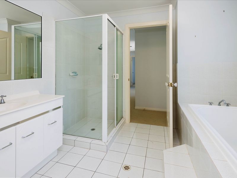 66 Pebble Beach Drive, Runaway Bay QLD 4216