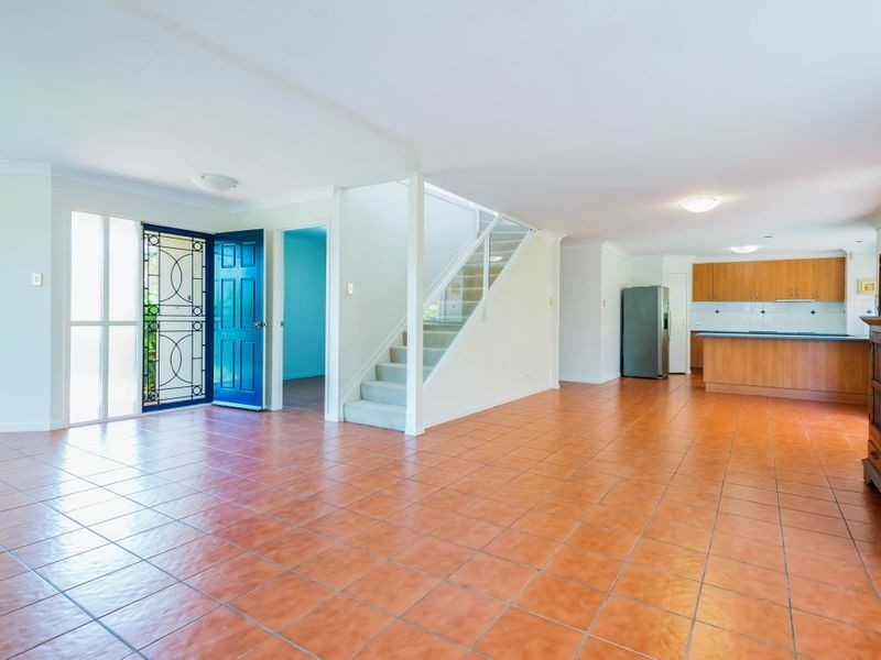 31 Arun Drive, Arundel QLD 4214