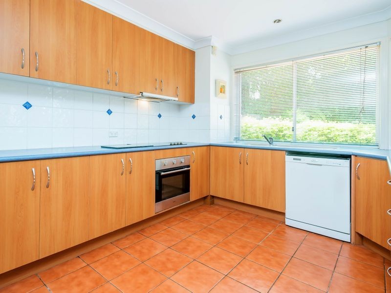 31 Arun Drive, Arundel QLD 4214