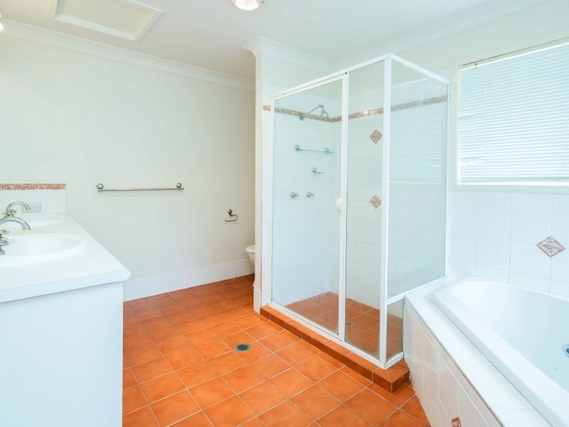 31 Arun Drive, Arundel QLD 4214