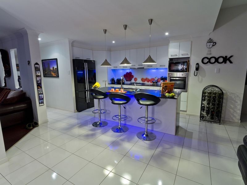 11 Casuarina Way, Helensvale QLD 4212