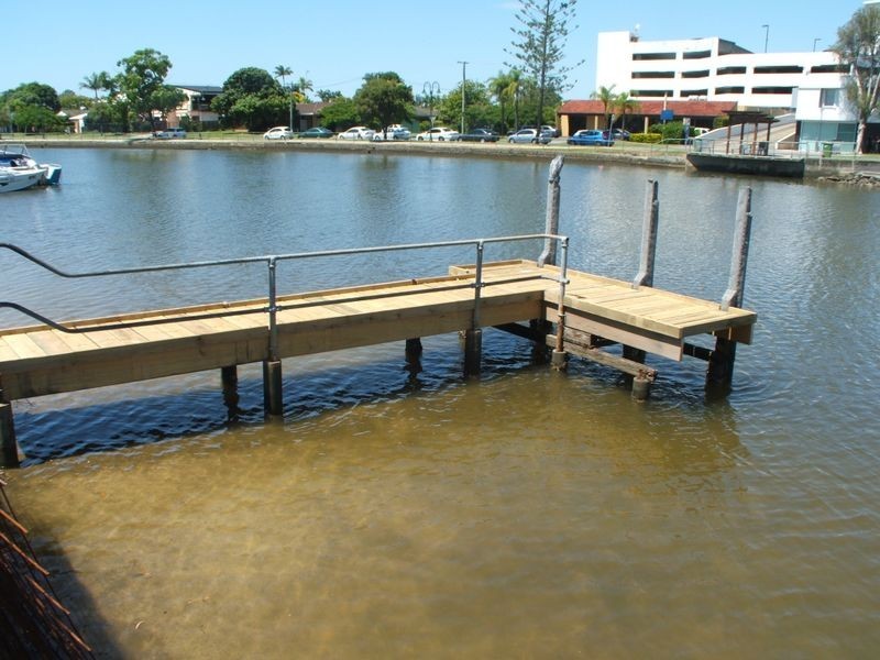 2/10 Vaggelas Crescent, Biggera Waters QLD 4216