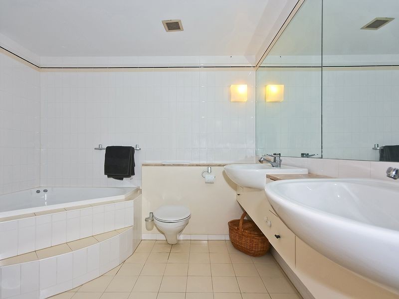 24/76 Chichester Drive, Arundel QLD 4214