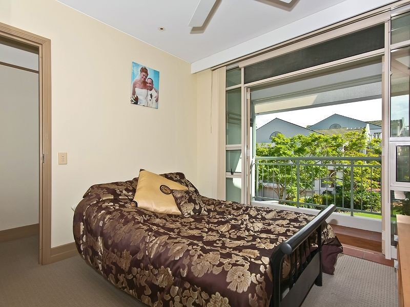 24/76 Chichester Drive, Arundel QLD 4214