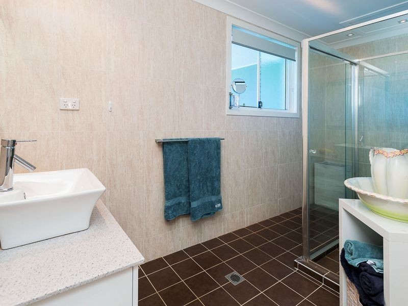 2/374 Pine Ridge Road, Coombabah QLD 4216