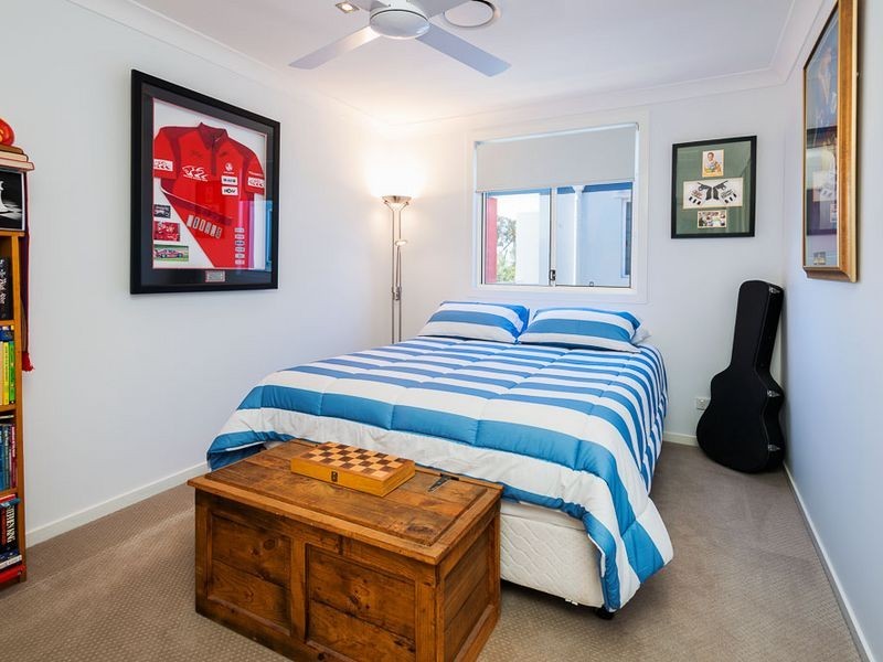 2/374 Pine Ridge Road, Coombabah QLD 4216