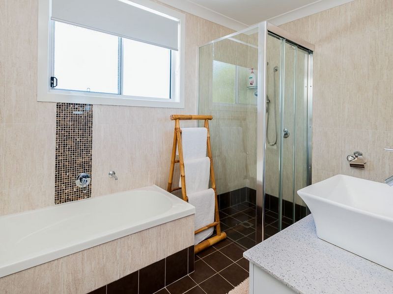 2/374 Pine Ridge Road, Coombabah QLD 4216