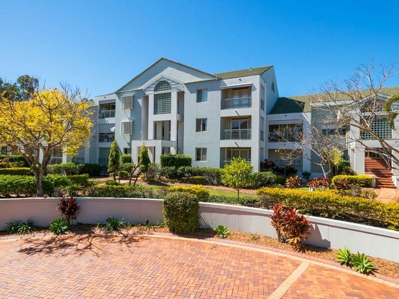 27/76 Chichester Drive, Arundel QLD 4214