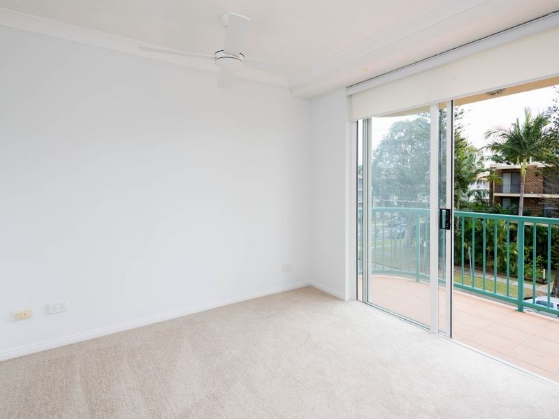 54/484 Marine Parade, Biggera Waters QLD 4216