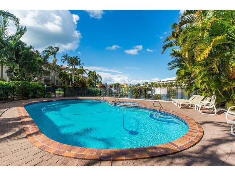 20/22 Jennifer Avenue, Runaway Bay QLD 4216