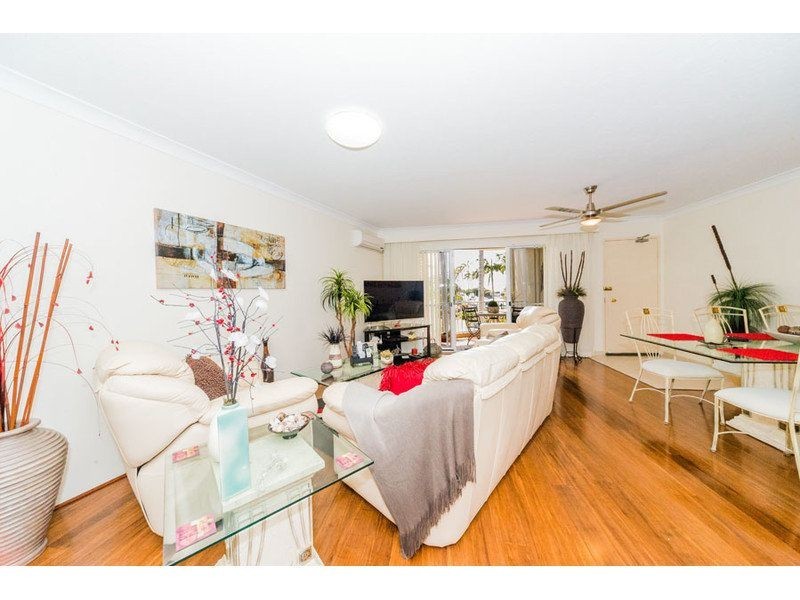 20/22 Jennifer Avenue, Runaway Bay QLD 4216