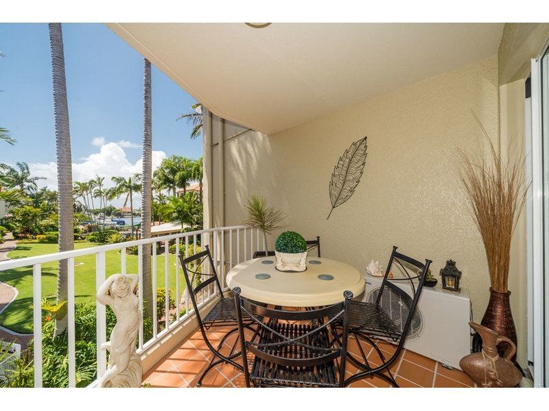 20/22 Jennifer Avenue, Runaway Bay QLD 4216