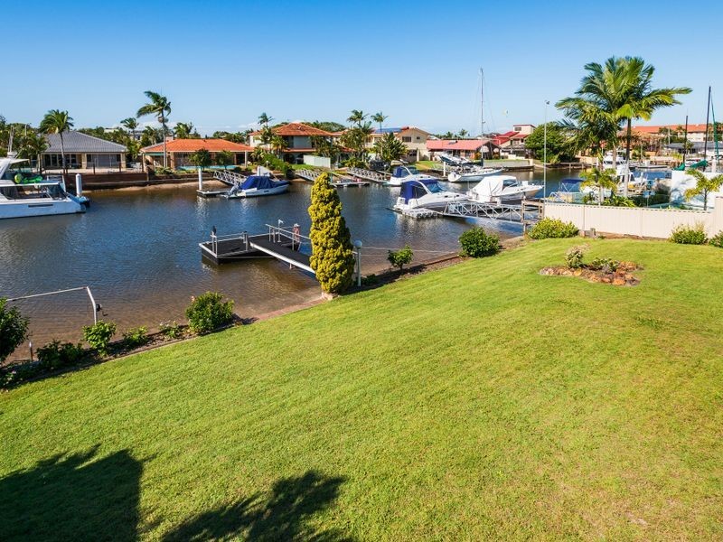 1/109 Bayview Street, Runaway Bay QLD 4216