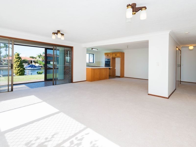 1/109 Bayview Street, Runaway Bay QLD 4216