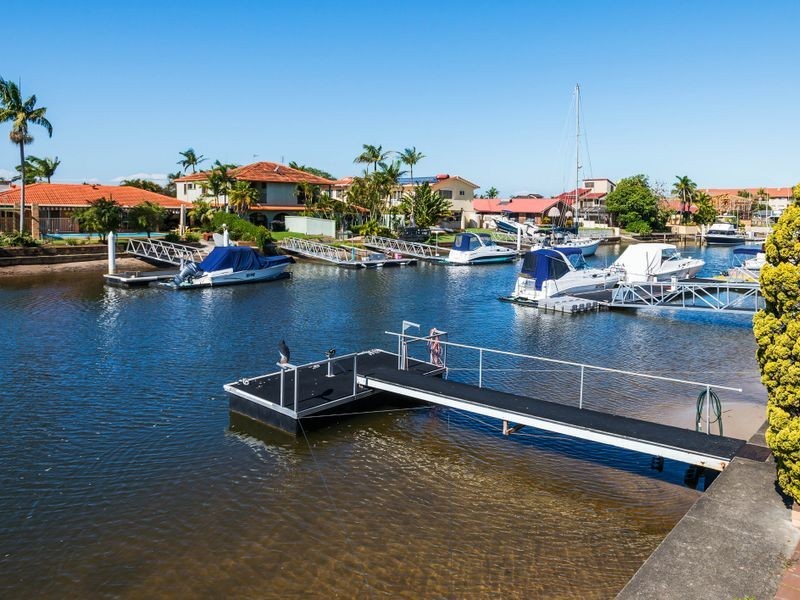 1/109 Bayview Street, Runaway Bay QLD 4216