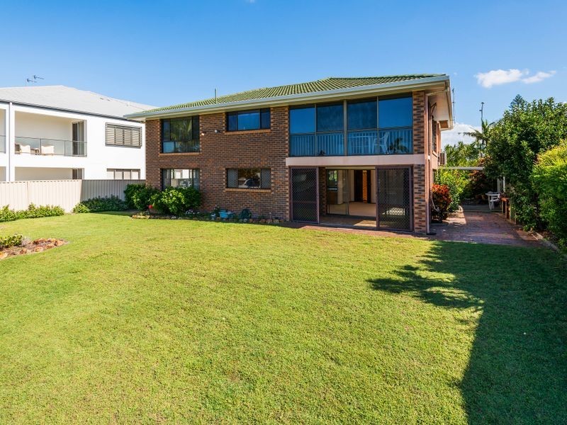 1/109 Bayview Street, Runaway Bay QLD 4216
