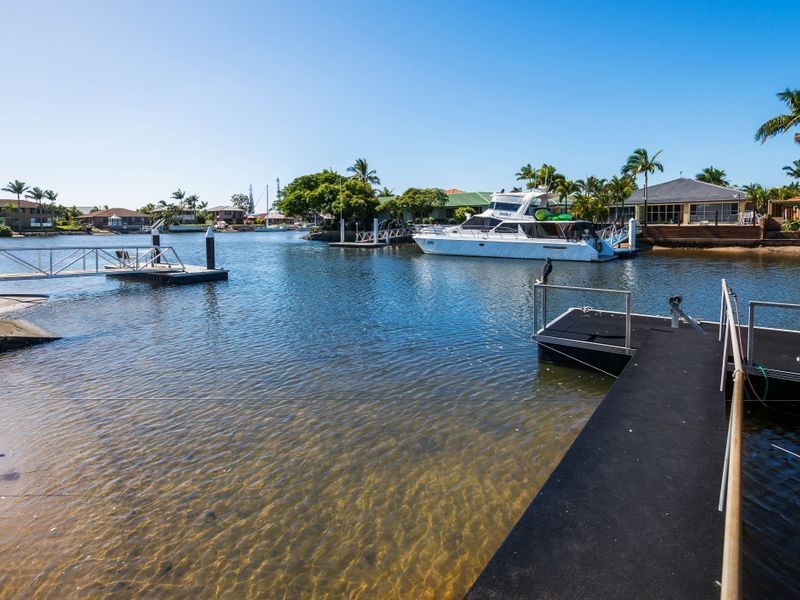 1/109 Bayview Street, Runaway Bay QLD 4216