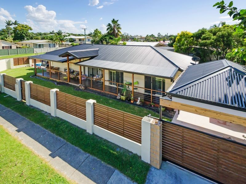 43 Ocean Street, Runaway Bay QLD 4216