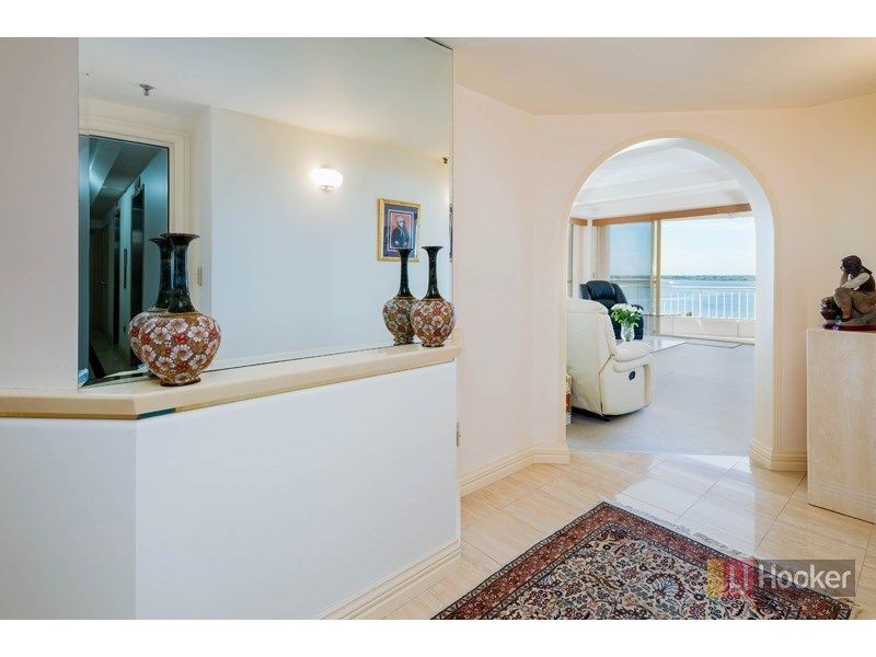 15/19 Oatland Esplanade, Runaway Bay QLD 4216