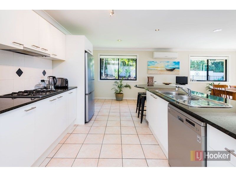 14 Hazel Court, Arundel QLD 4214