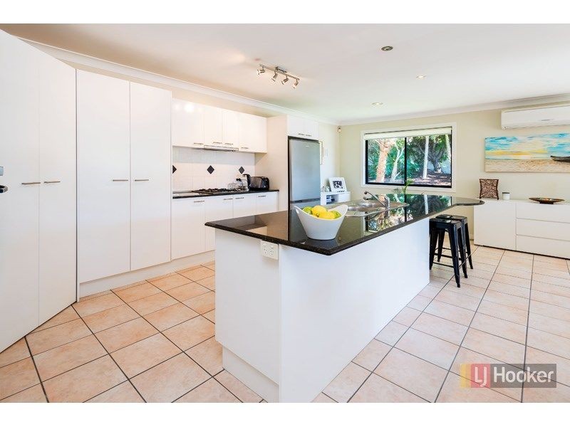 14 Hazel Court, Arundel QLD 4214