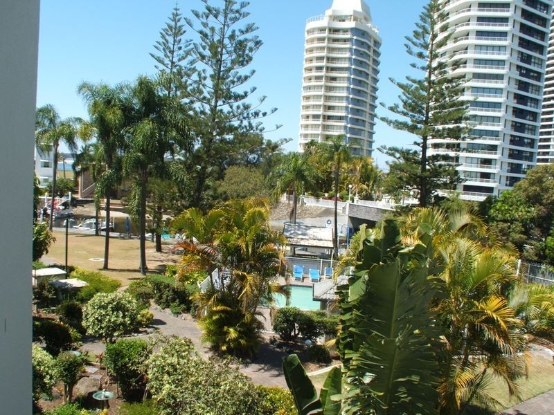 42/37 Bayview Street, Runaway Bay QLD 4216