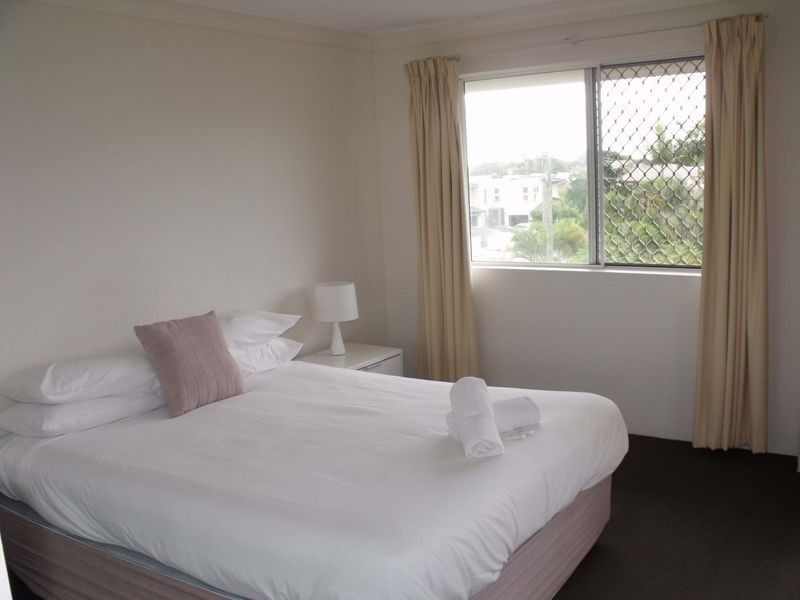 42/37 Bayview Street, Runaway Bay QLD 4216