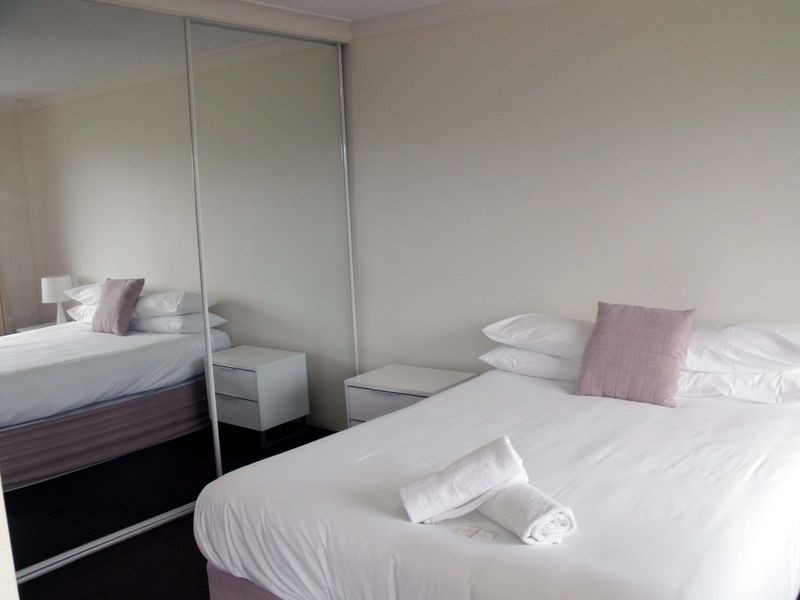 42/37 Bayview Street, Runaway Bay QLD 4216