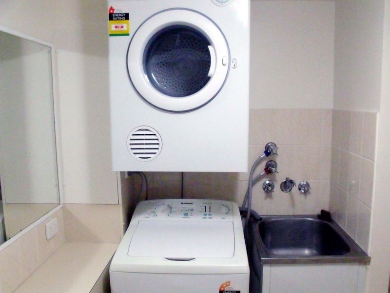 42/37 Bayview Street, Runaway Bay QLD 4216