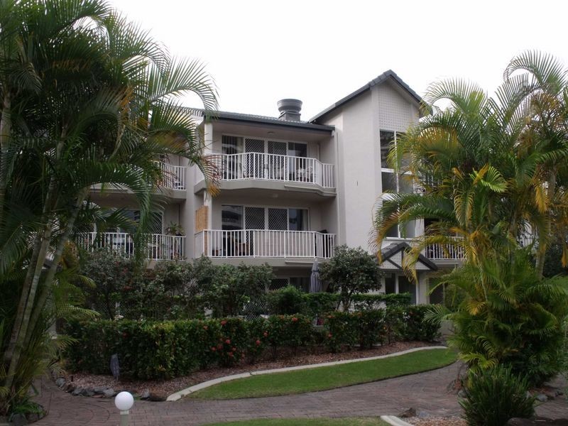 42/37 Bayview Street, Runaway Bay QLD 4216