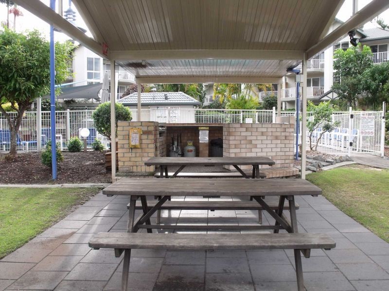 42/37 Bayview Street, Runaway Bay QLD 4216