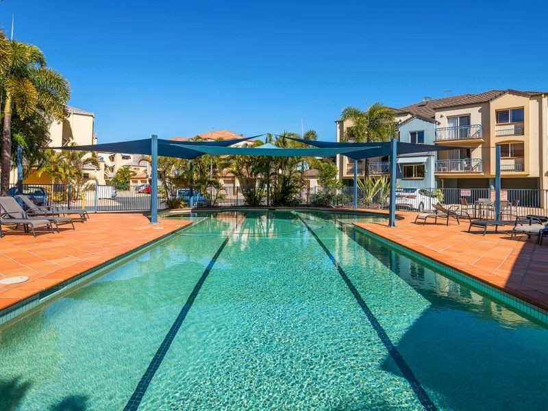 74/88-98 Limetree Parade, Runaway Bay QLD 4216