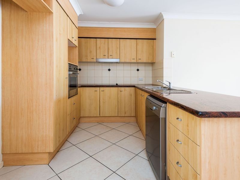74/88-98 Limetree Parade, Runaway Bay QLD 4216