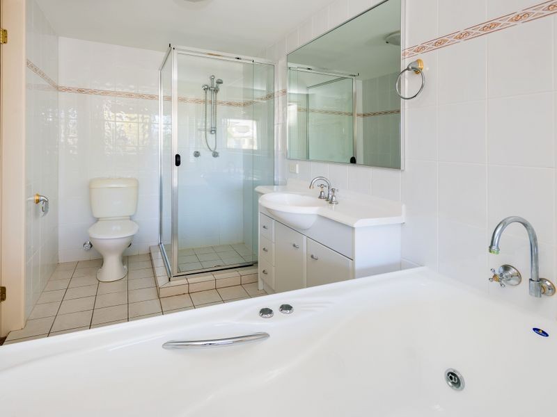 74/88-98 Limetree Parade, Runaway Bay QLD 4216