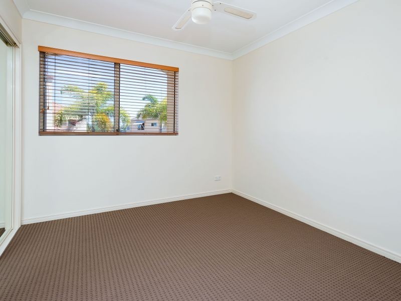74/88-98 Limetree Parade, Runaway Bay QLD 4216