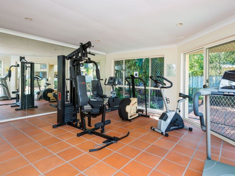 74/88-98 Limetree Parade, Runaway Bay QLD 4216