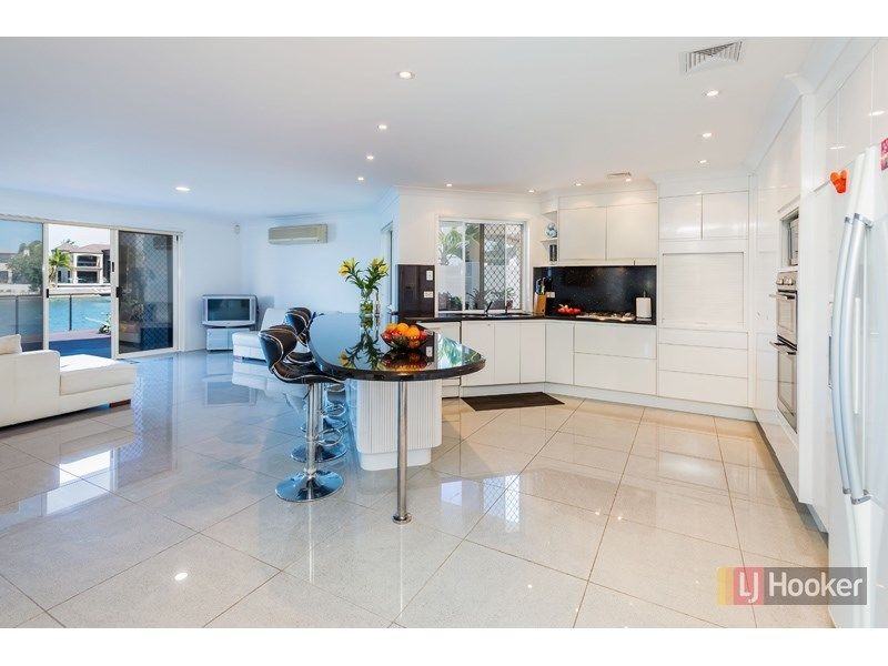 133 Sundance Way, Runaway Bay QLD 4216