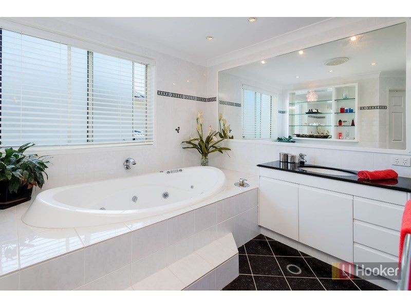 133 Sundance Way, Runaway Bay QLD 4216