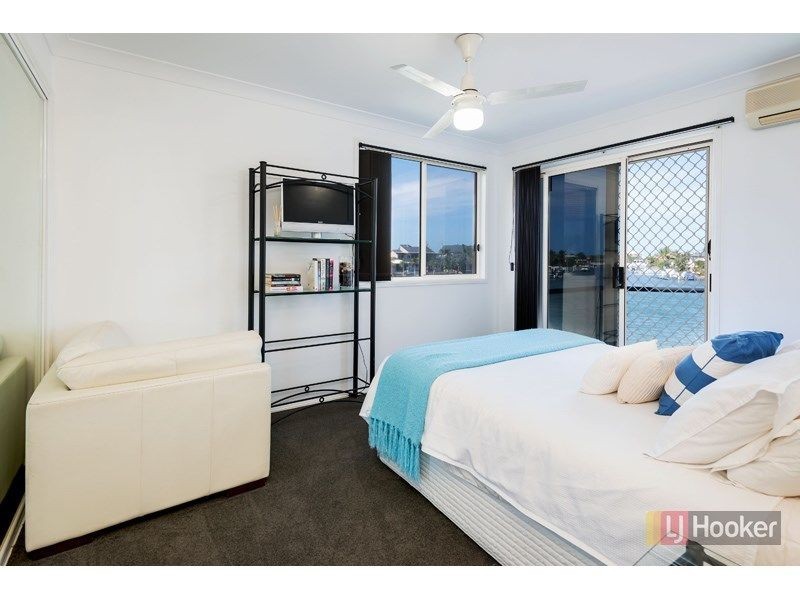 133 Sundance Way, Runaway Bay QLD 4216