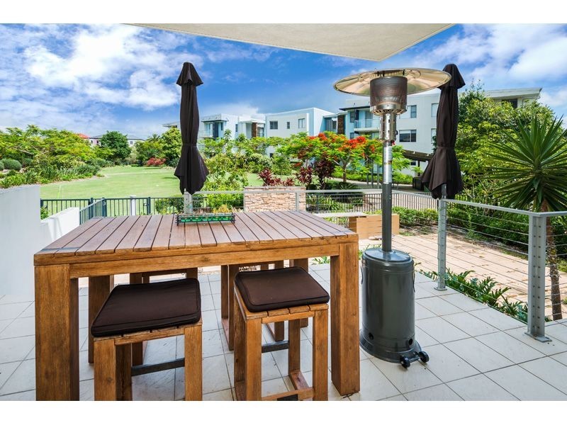 613/64-68 Sickle Avenue, Hope Island QLD 4212