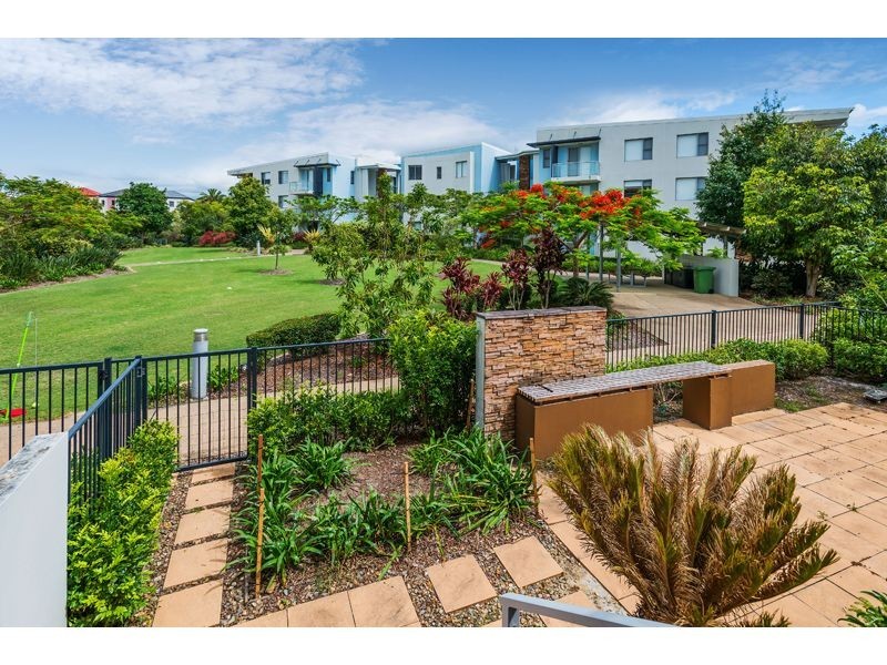 613/64-68 Sickle Avenue, Hope Island QLD 4212