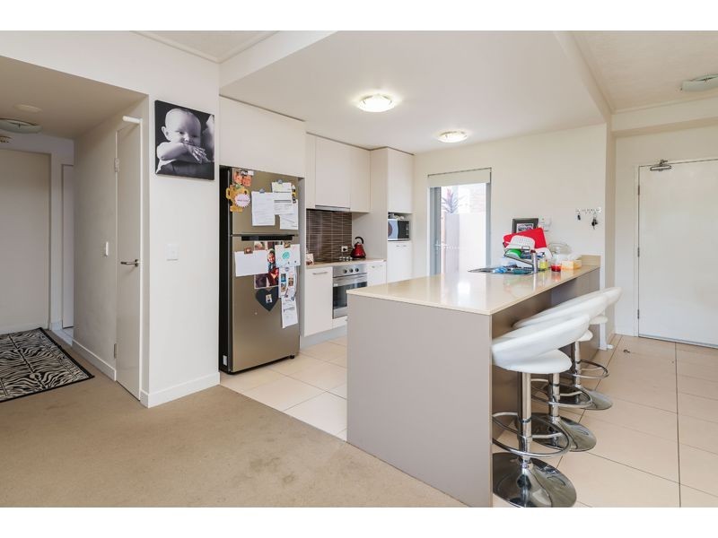 613/64-68 Sickle Avenue, Hope Island QLD 4212