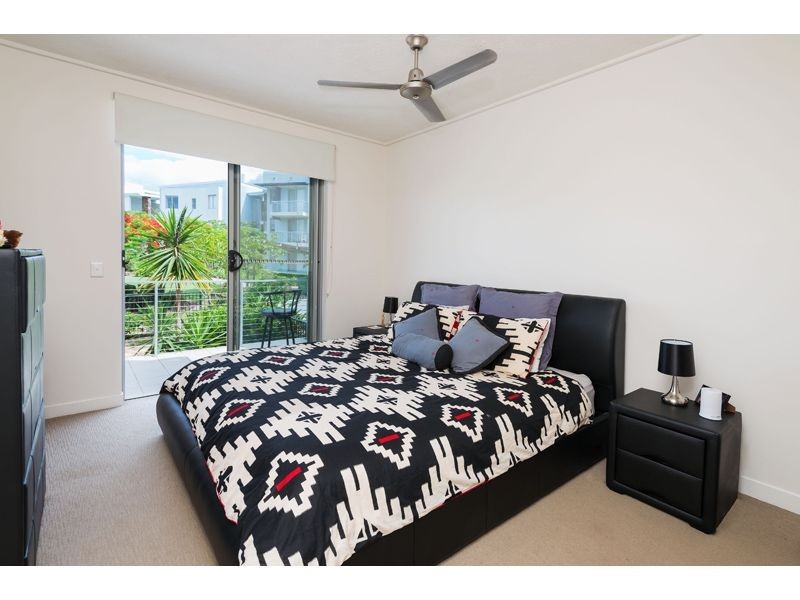 613/64-68 Sickle Avenue, Hope Island QLD 4212