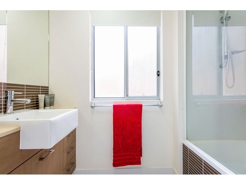 613/64-68 Sickle Avenue, Hope Island QLD 4212